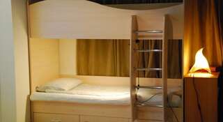 Гостиница Роял Хостел Новосибирск Кровать в общем номере с 14 кроватями-1