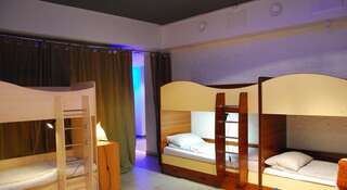 Гостиница Роял Хостел Новосибирск Кровать в общем номере с 14 кроватями-3